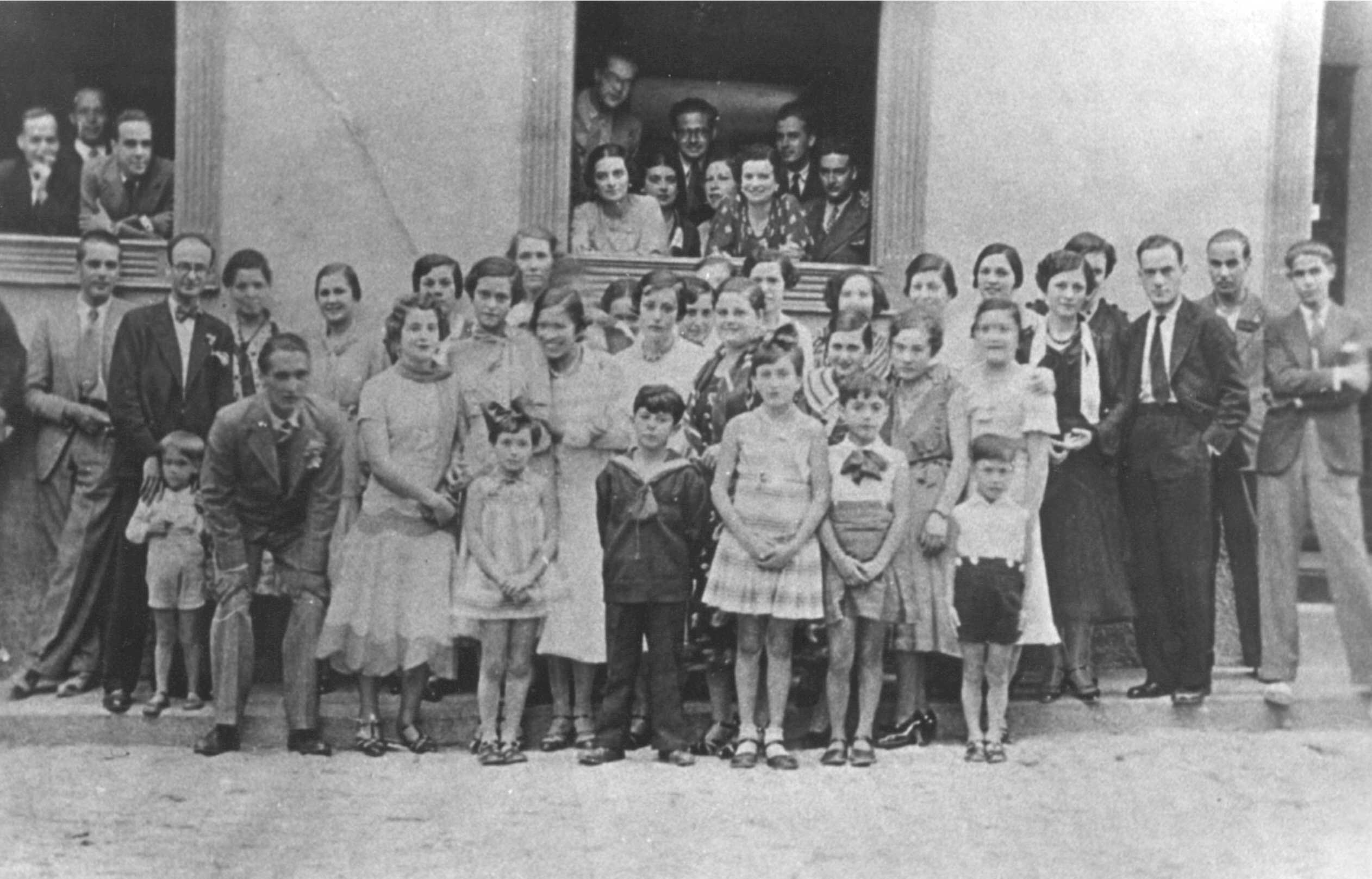 Inauguración de la farmacia del Lcdo. D. Luis Suárez Alemán, en la calle Sol ( 1930 ).