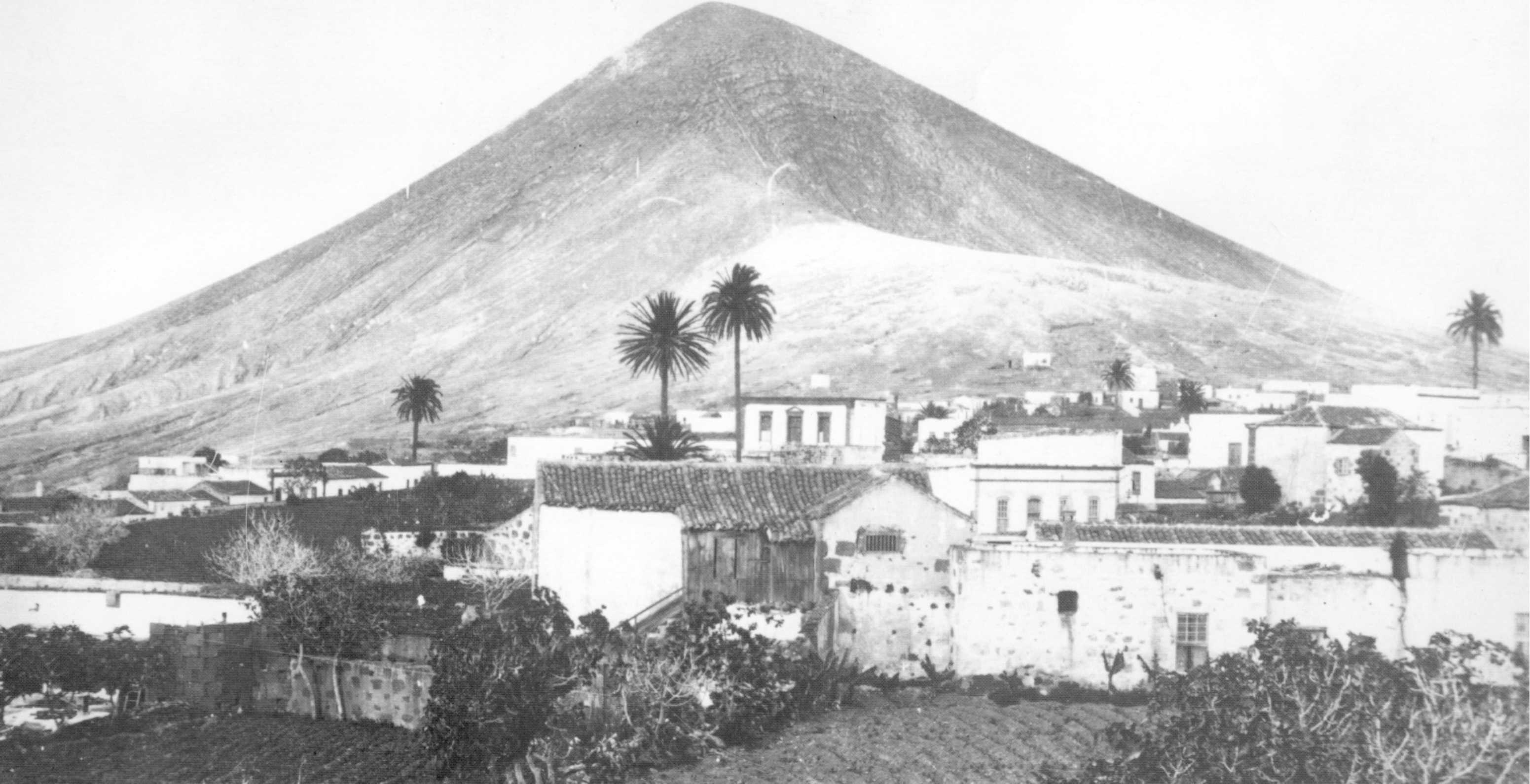Preciosa vista de La Montaña en los años primeros del siglo XX.